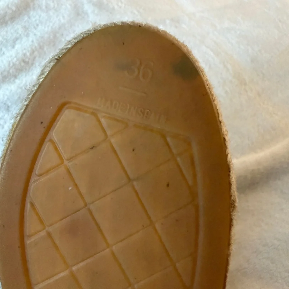 CHANEL SHOES like new condition